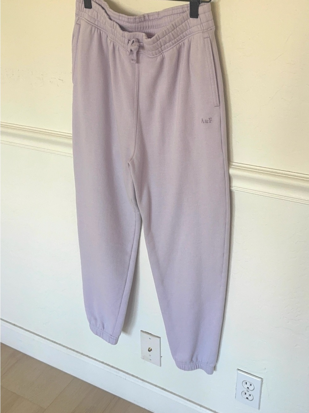 NWOT-Abercrombie & Fitch kids Lavender Cotton Jogger Sz 14/14